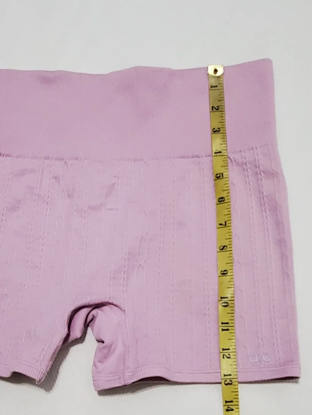 ALO Yoga Seamless Cable Knit Hot Shorts Pink Size Medium